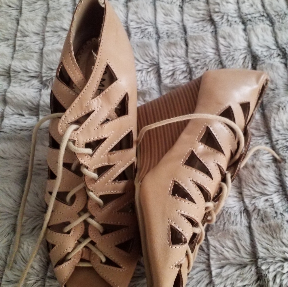 Womens laceup sandals size 8
